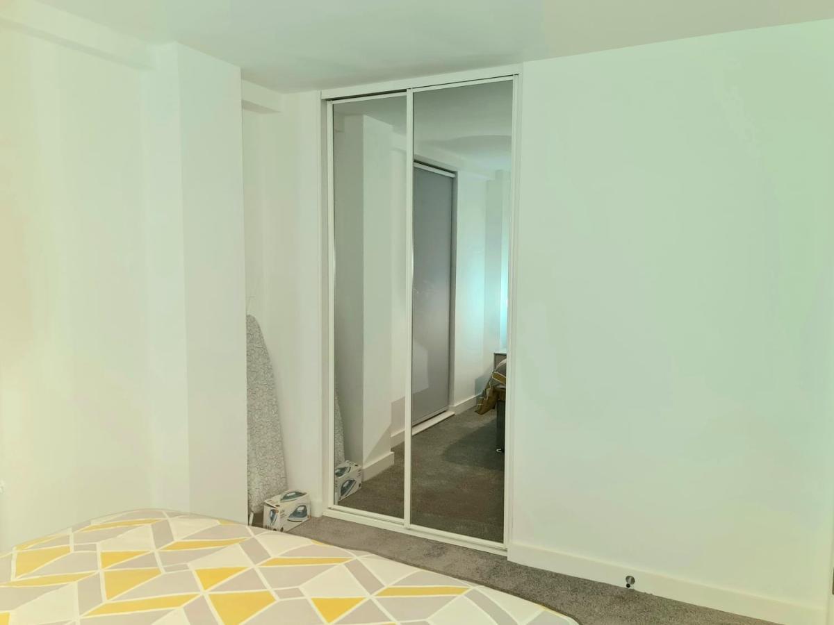 Exquisite Cosy 2-Bed Apartment In Salford Манчестър Екстериор снимка